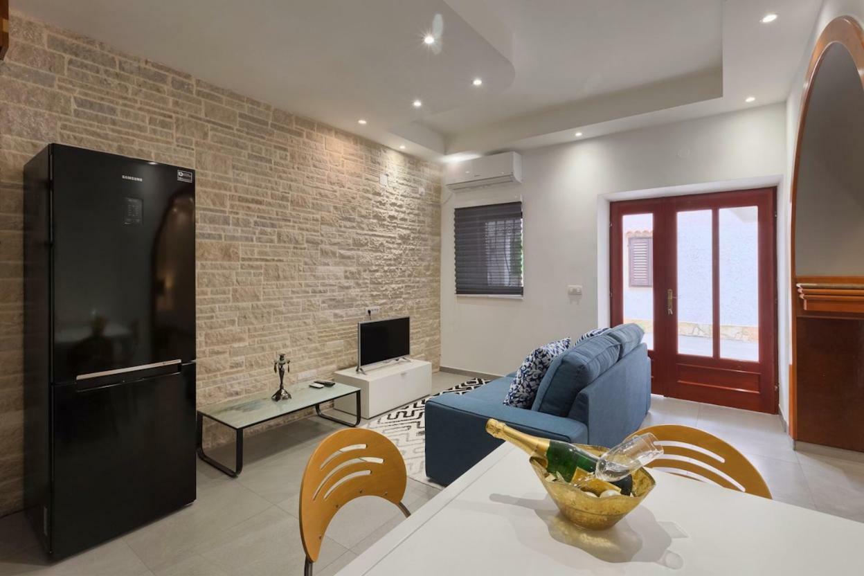 Apartman Marelux เปรมันตูรา ภายนอก รูปภาพ